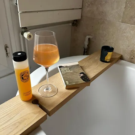 Art House Bastille 2 Bed W Balcony, 11eme Super Trendy Neighbourhood * Parigi